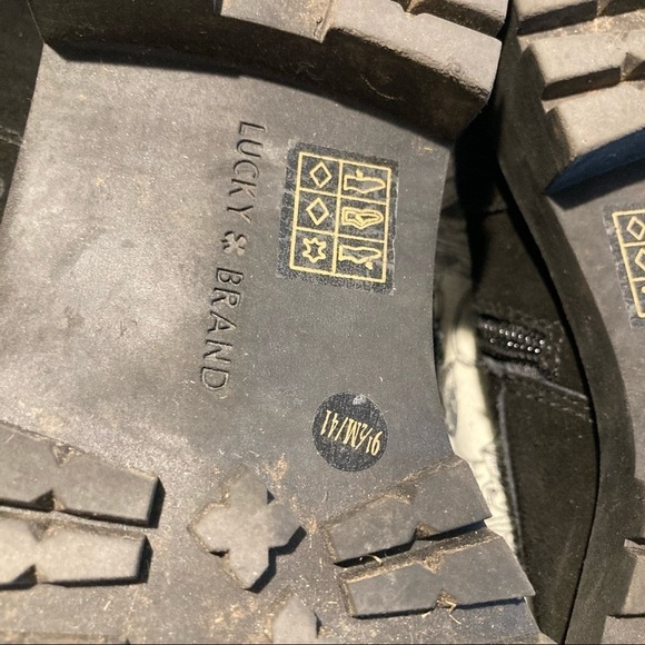 LUCKY  BRAND Sz 9.5 Suede Boots with Laces and Zipper Closures - Picture 10 of 10